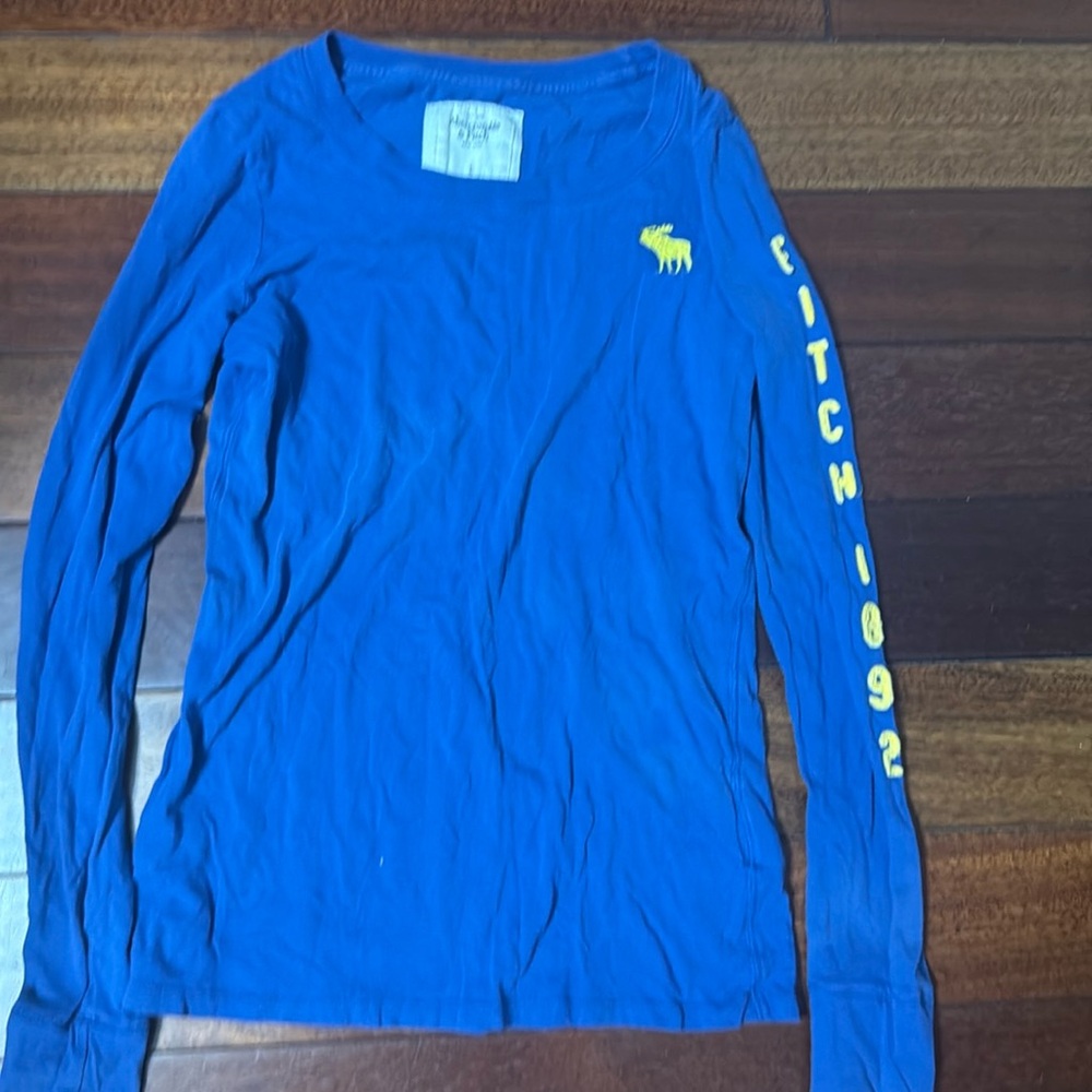 Abercrombie & Fitch Men's Royal Blue Long Sleeve Tee